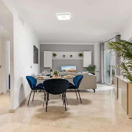 Cozy At Location Apartment