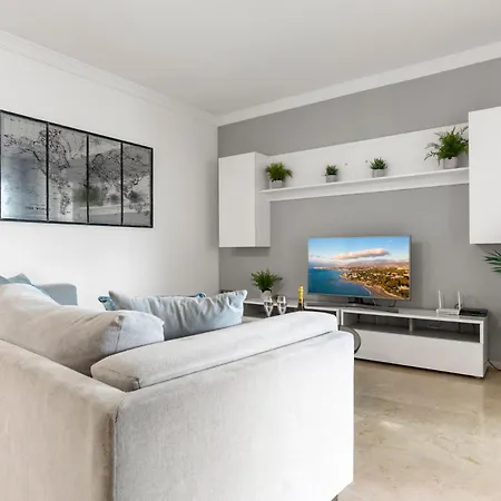 Апартаменти Cozy At Location Марбелья