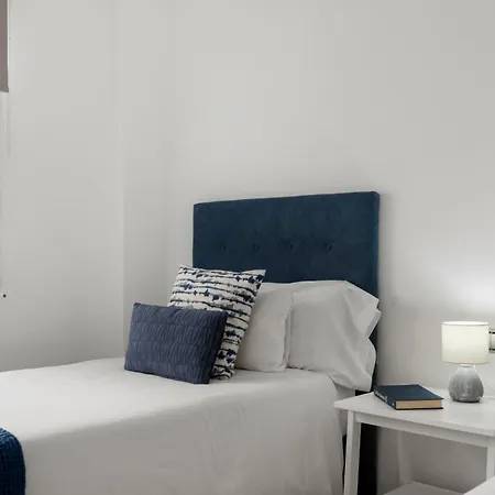 Апартаменти Cozy At Location *